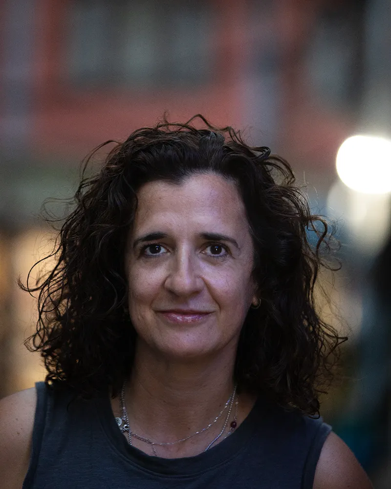 Carlota Leitão, fotógrafa documental e comercial baseada no Porto, Portugal